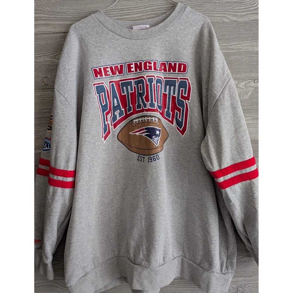 Mitchell & Ness New England Patriots 6 Time Super Bowl Champions Sweatshirt Gray